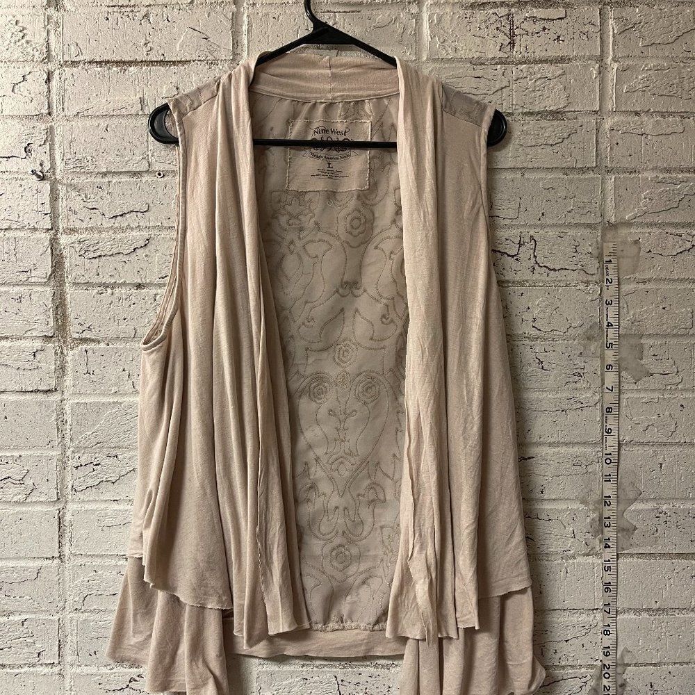 EUC Adorable Nine West Size Large Cream Sleeveless Drape Top